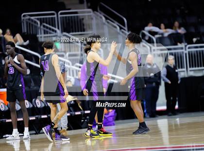 Thumbnail 3 in Omaha Central vs. Bellevue West photogallery.