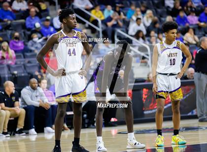 Thumbnail 2 in Omaha Central vs. Bellevue West photogallery.