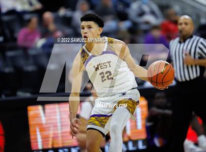Thumbnail 1 in Omaha Central vs. Bellevue West photogallery.