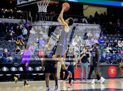 Thumbnail 2 in Omaha Central vs. Bellevue West photogallery.