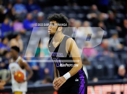 Thumbnail 2 in Omaha Central vs. Bellevue West photogallery.