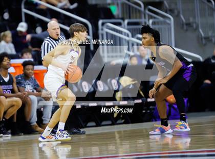 Thumbnail 2 in Omaha Central vs. Bellevue West photogallery.