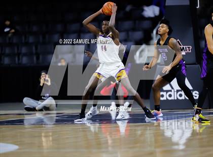 Thumbnail 1 in Omaha Central vs. Bellevue West photogallery.