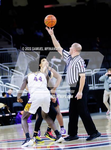 Thumbnail 1 in Omaha Central vs. Bellevue West photogallery.
