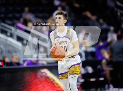 Thumbnail 3 in Omaha Central vs. Bellevue West photogallery.