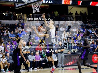 Thumbnail 2 in Omaha Central vs. Bellevue West photogallery.