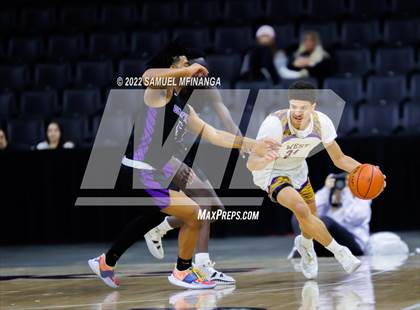 Thumbnail 3 in Omaha Central vs. Bellevue West photogallery.