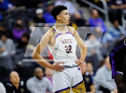 Thumbnail 1 in Omaha Central vs. Bellevue West photogallery.