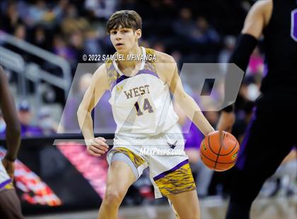 Thumbnail 3 in Omaha Central vs. Bellevue West photogallery.