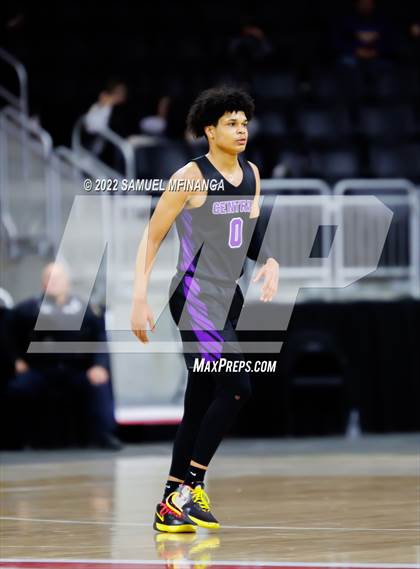 Thumbnail 2 in Omaha Central vs. Bellevue West photogallery.