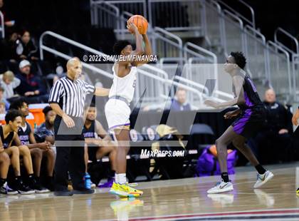 Thumbnail 2 in Omaha Central vs. Bellevue West photogallery.