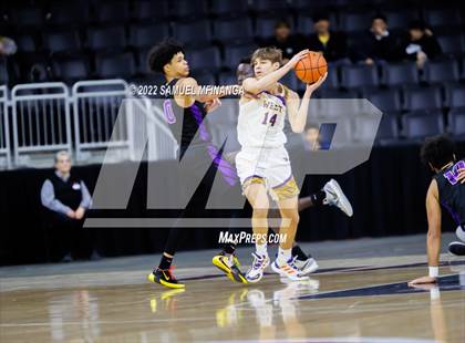 Thumbnail 2 in Omaha Central vs. Bellevue West photogallery.