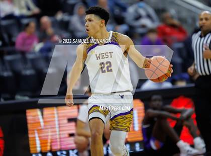 Thumbnail 3 in Omaha Central vs. Bellevue West photogallery.