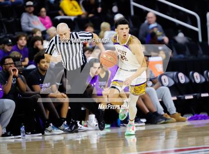 Thumbnail 1 in Omaha Central vs. Bellevue West photogallery.