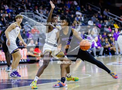 Thumbnail 2 in Omaha Central vs. Bellevue West photogallery.