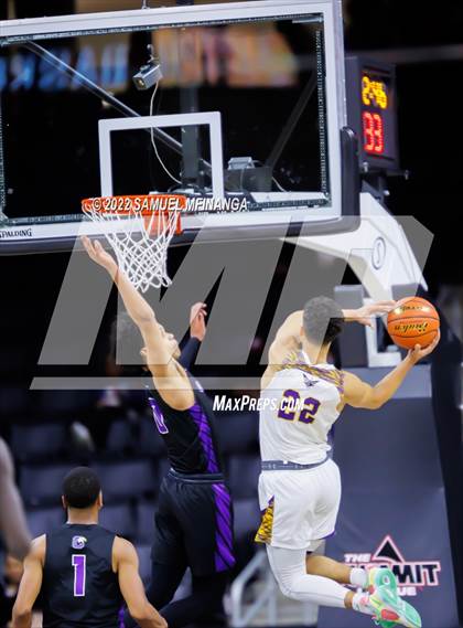 Thumbnail 3 in Omaha Central vs. Bellevue West photogallery.