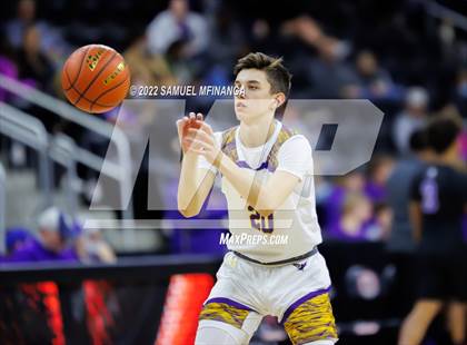 Thumbnail 2 in Omaha Central vs. Bellevue West photogallery.