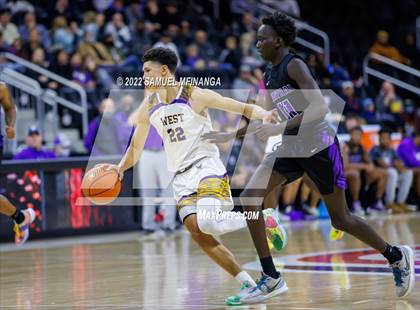 Thumbnail 3 in Omaha Central vs. Bellevue West photogallery.