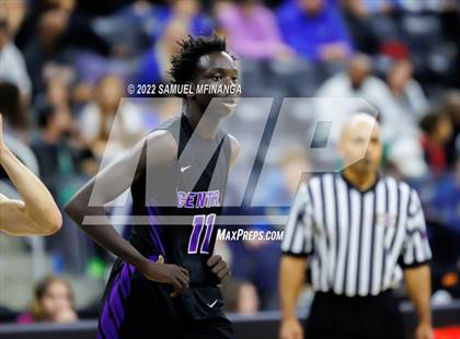 Thumbnail 1 in Omaha Central vs. Bellevue West photogallery.