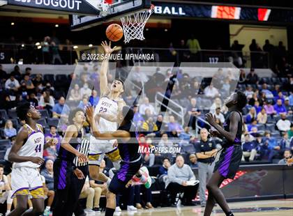 Thumbnail 1 in Omaha Central vs. Bellevue West photogallery.