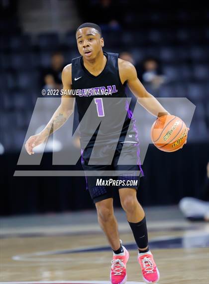 Thumbnail 1 in Omaha Central vs. Bellevue West photogallery.