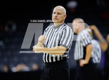 Thumbnail 3 in Omaha Central vs. Bellevue West photogallery.