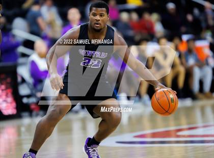 Thumbnail 1 in Omaha Central vs. Bellevue West photogallery.