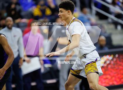 Thumbnail 3 in Omaha Central vs. Bellevue West photogallery.