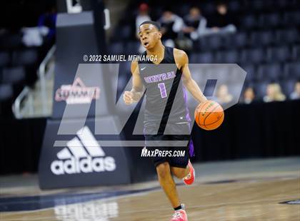 Thumbnail 2 in Omaha Central vs. Bellevue West photogallery.