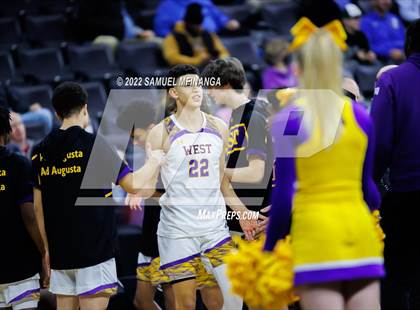 Thumbnail 3 in Omaha Central vs. Bellevue West photogallery.