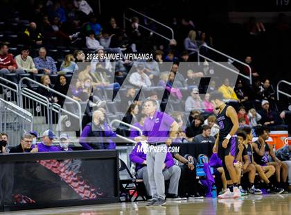 Thumbnail 2 in Omaha Central vs. Bellevue West photogallery.
