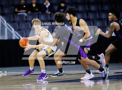 Thumbnail 3 in Omaha Central vs. Bellevue West photogallery.