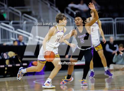 Thumbnail 3 in Omaha Central vs. Bellevue West photogallery.