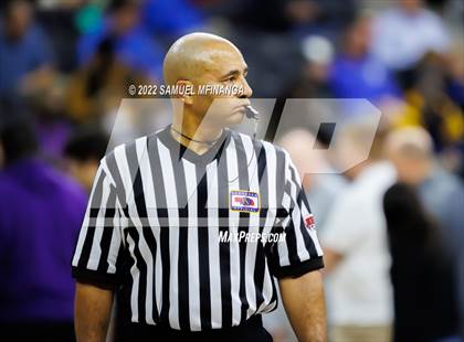 Thumbnail 2 in Omaha Central vs. Bellevue West photogallery.