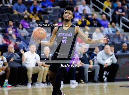 Thumbnail 2 in Omaha Central vs. Bellevue West photogallery.