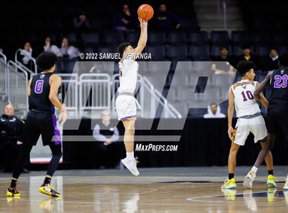Thumbnail 3 in Omaha Central vs. Bellevue West photogallery.