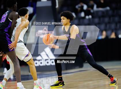 Thumbnail 2 in Omaha Central vs. Bellevue West photogallery.