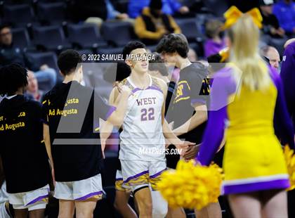 Thumbnail 2 in Omaha Central vs. Bellevue West photogallery.