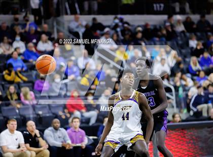 Thumbnail 2 in Omaha Central vs. Bellevue West photogallery.