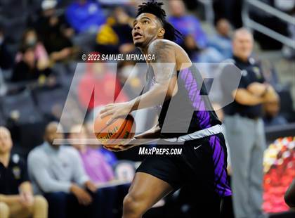 Thumbnail 1 in Omaha Central vs. Bellevue West photogallery.