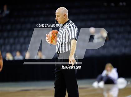 Thumbnail 3 in Omaha Central vs. Bellevue West photogallery.