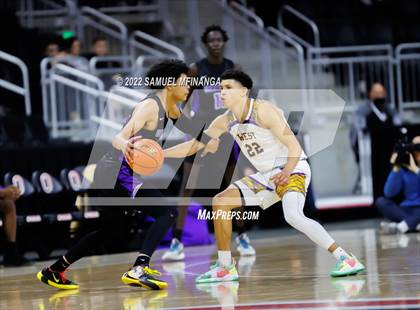 Thumbnail 2 in Omaha Central vs. Bellevue West photogallery.