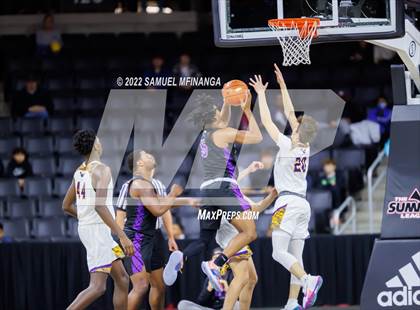 Thumbnail 1 in Omaha Central vs. Bellevue West photogallery.