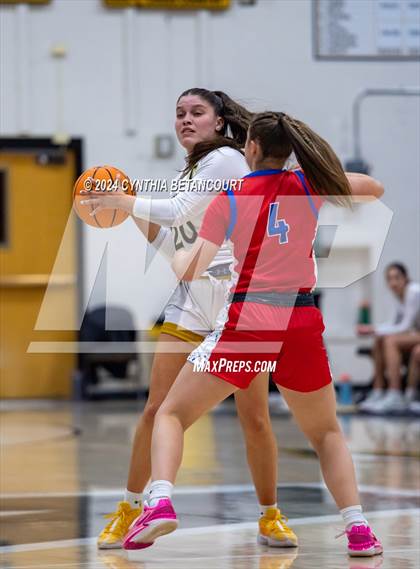 Thumbnail 3 in Arapahoe vs Cherry Creek photogallery.