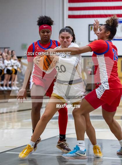 Thumbnail 3 in Arapahoe vs Cherry Creek photogallery.