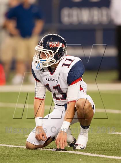 Thumbnail 1 in Ryan vs. Bell (UIL 5A Division 2 Bi-District Playoff) photogallery.