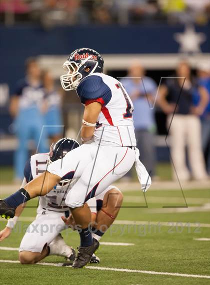 Thumbnail 3 in Ryan vs. Bell (UIL 5A Division 2 Bi-District Playoff) photogallery.