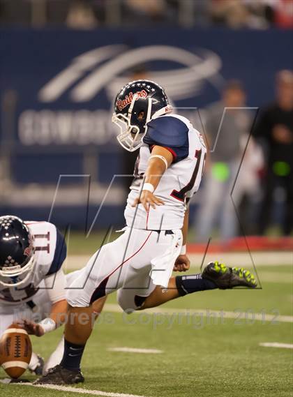 Thumbnail 3 in Ryan vs. Bell (UIL 5A Division 2 Bi-District Playoff) photogallery.