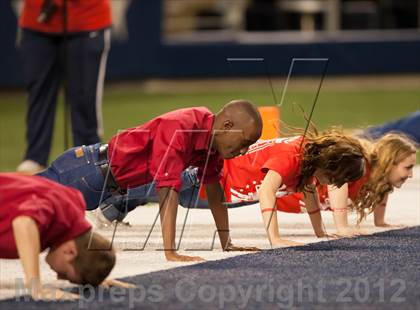 Thumbnail 2 in Ryan vs. Bell (UIL 5A Division 2 Bi-District Playoff) photogallery.
