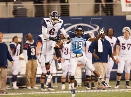 Thumbnail 2 in Ryan vs. Bell (UIL 5A Division 2 Bi-District Playoff) photogallery.